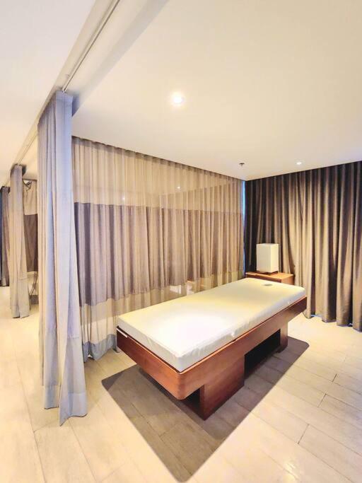 Cosy Executive 1 Bedroom Uptown Parksuites Ultra Fast Internet 마닐라 외부 사진