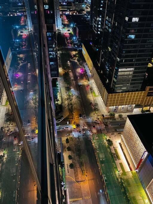 Cosy Executive 1 Bedroom Uptown Parksuites Ultra Fast Internet 마닐라 외부 사진