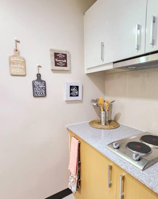 Cosy Executive 1 Bedroom Uptown Parksuites Ultra Fast Internet 마닐라 외부 사진