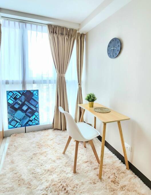 Cosy Executive 1 Bedroom Uptown Parksuites Ultra Fast Internet 마닐라 외부 사진