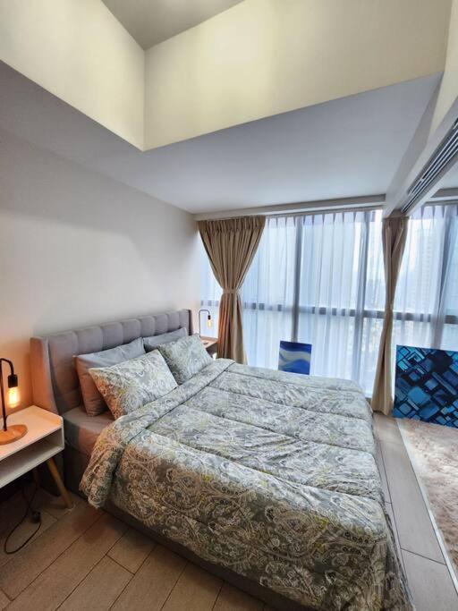 Cosy Executive 1 Bedroom Uptown Parksuites Ultra Fast Internet 마닐라 외부 사진