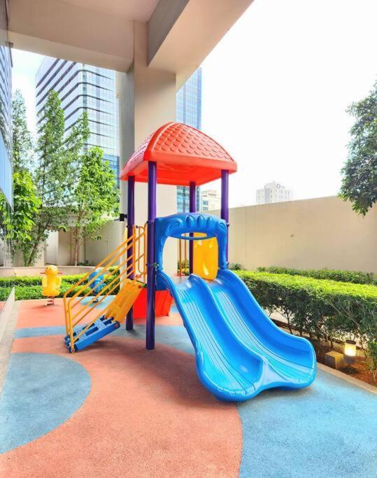 Cosy Executive 1 Bedroom Uptown Parksuites Ultra Fast Internet 마닐라 외부 사진