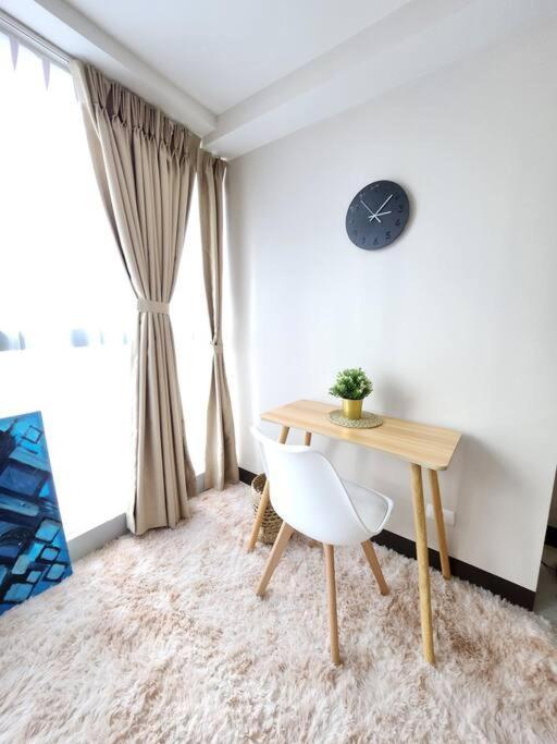 Cosy Executive 1 Bedroom Uptown Parksuites Ultra Fast Internet 마닐라 외부 사진