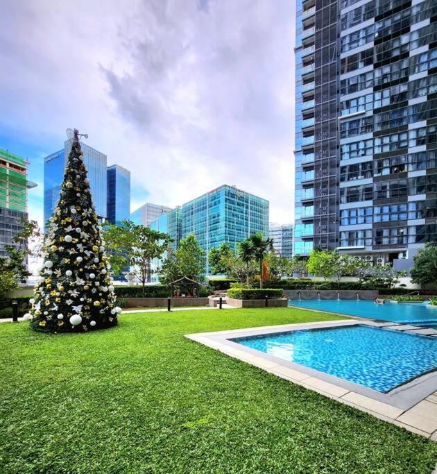 Cosy Executive 1 Bedroom Uptown Parksuites Ultra Fast Internet 마닐라 외부 사진